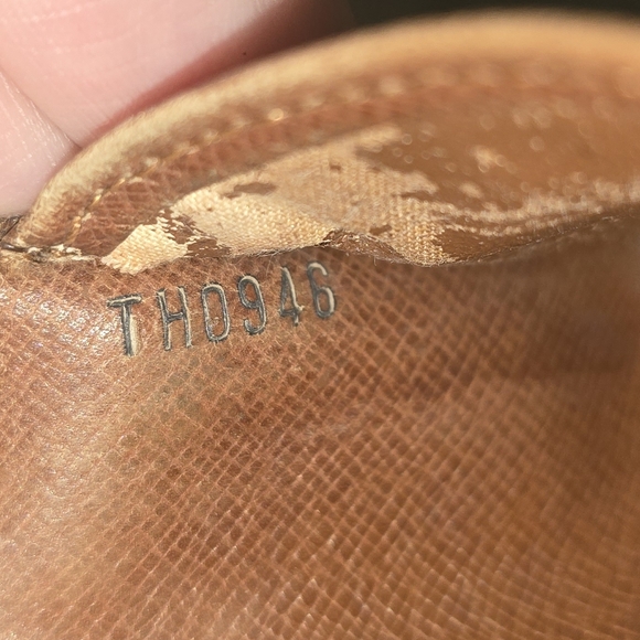 Louis Vuitton Monogram Canvas Wallet in Brown and Gold - Picture 7 of 11